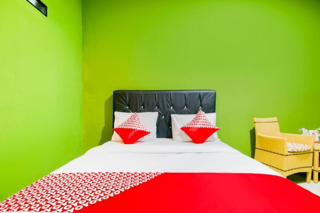 Hotel Oyo 1014 Bettah Coba 2 Sukabumi Exterior foto