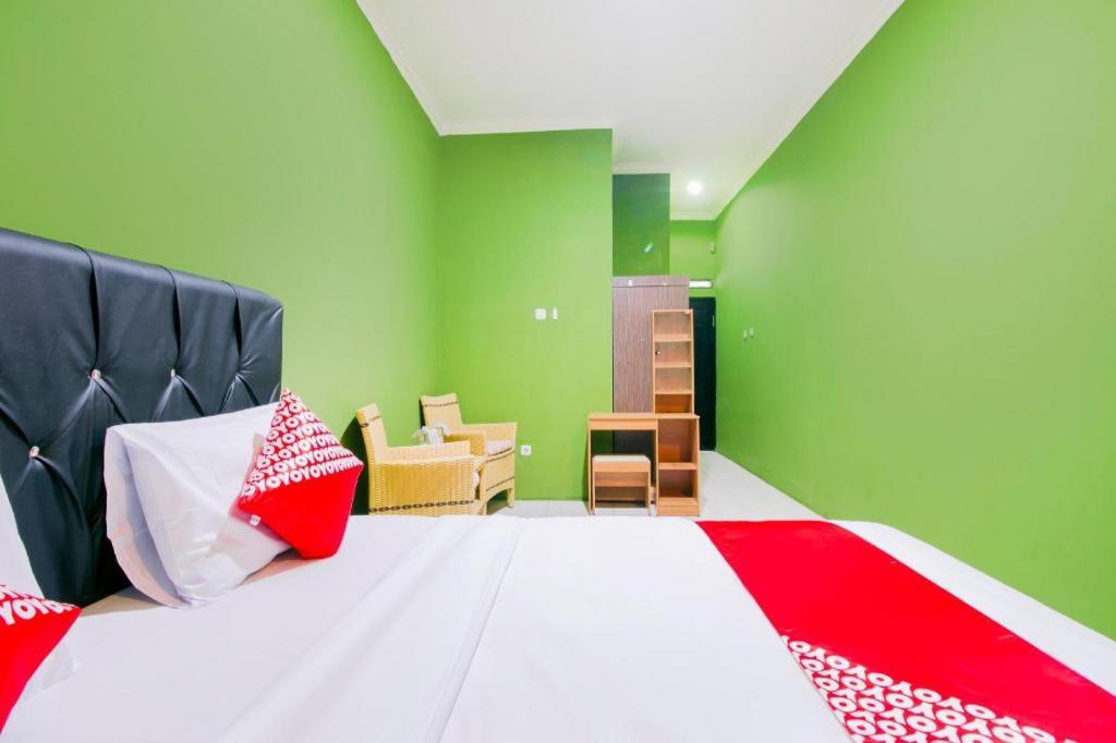 Hotel Oyo 1014 Bettah Coba 2 Sukabumi Exterior foto